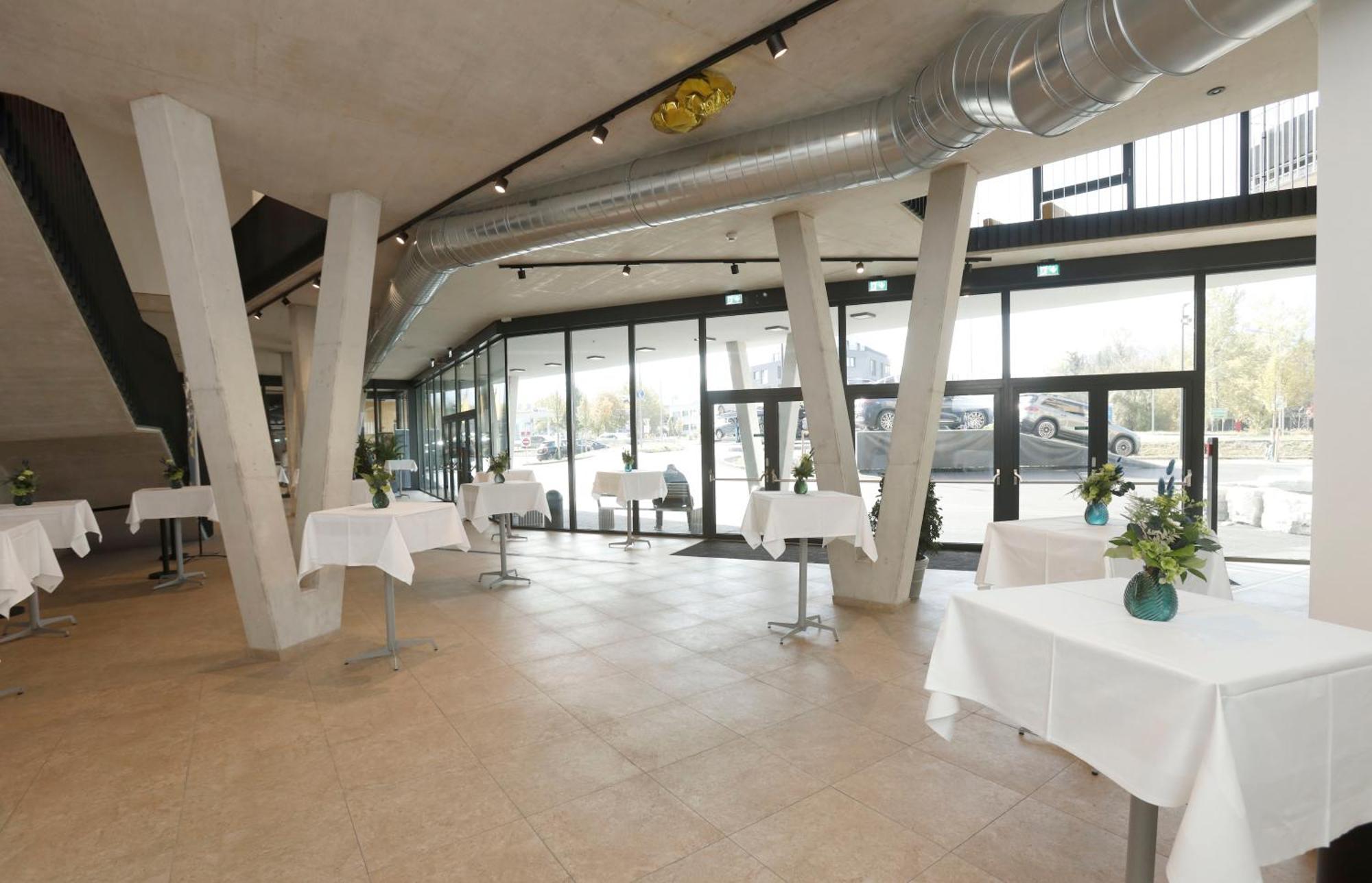 Hotel Im Zentrum Fuer Visionen Puch bei Hallein Exterior photo